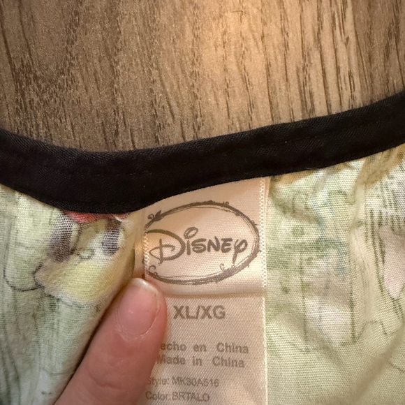 Disney Mickey Mouse Nurse Scrub Top XL Green City Skyline Print - Picture 3 of 3